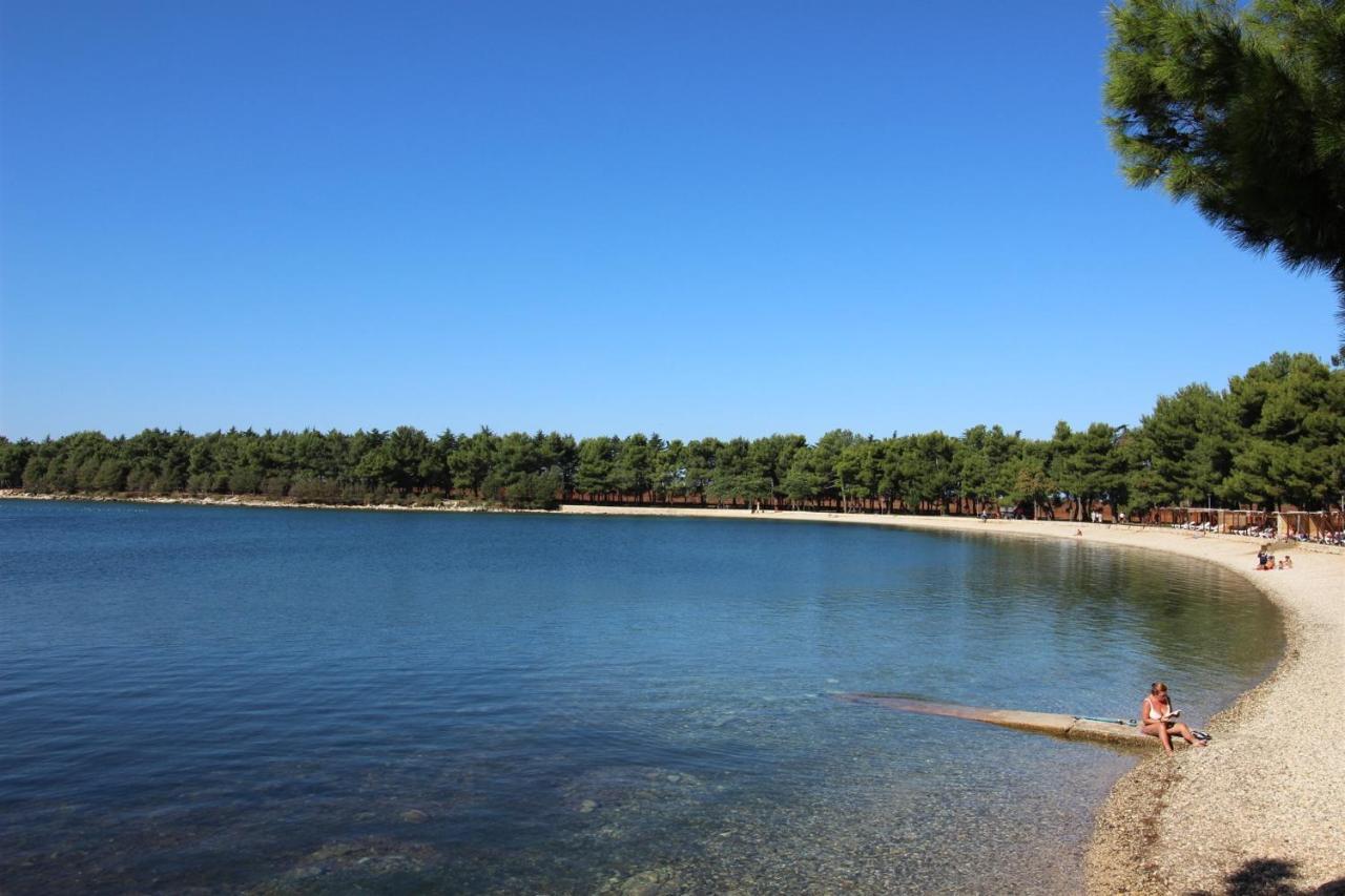 Gianna A4+2 Apartman Novigrad Istria Kültér fotó